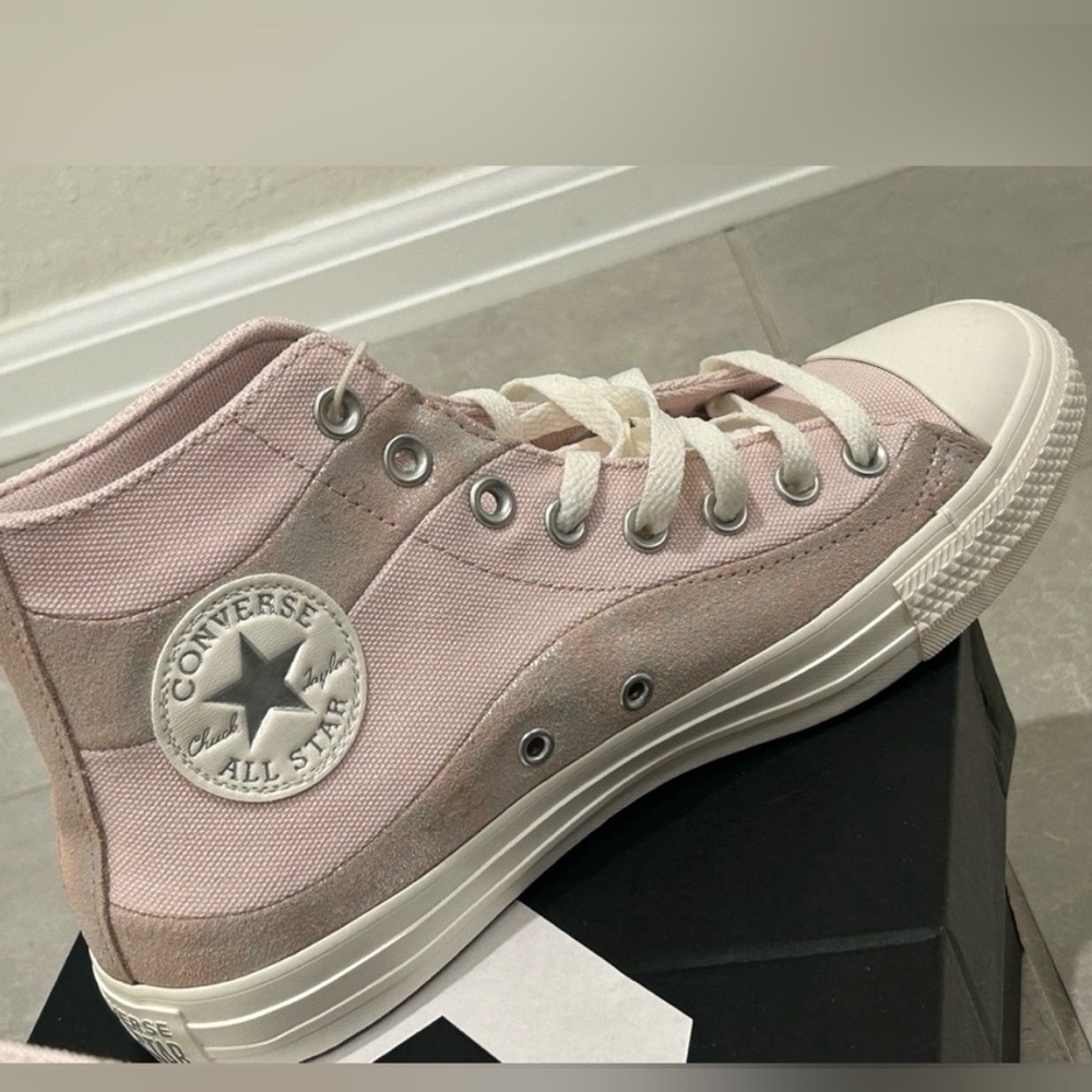 Converse High Top Sneakers Suede Shimmer size 7 1/2